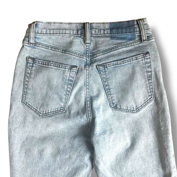 Abercrombie & Fitch Ultra High Rise 90’s Slim Straight Jeans Light Wash 27/4 L - Picture 15 of 16